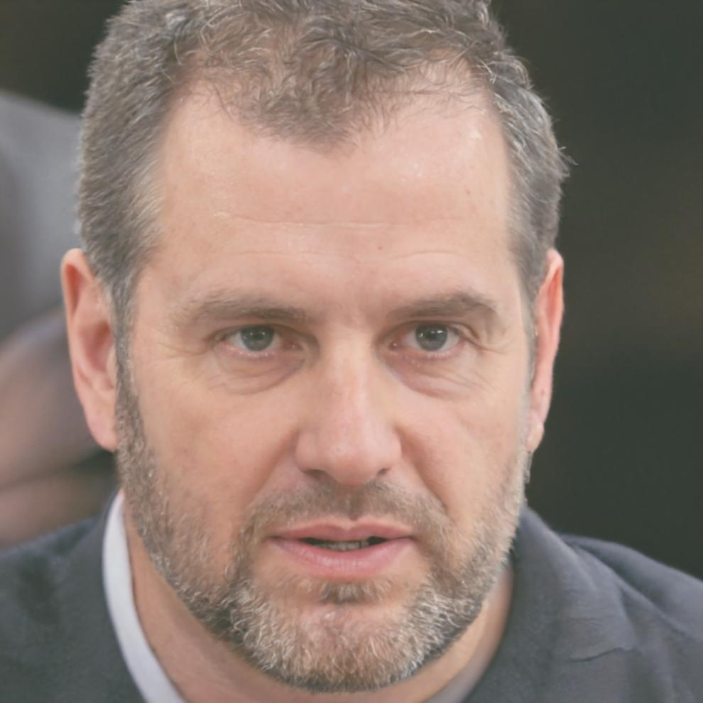 Portrait de Thomas Lefevre, coach en développement personnel financier